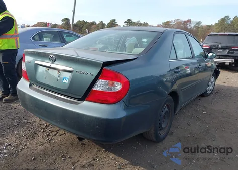 2004 Toyota Camry Le z USA, uszkodzony, nr VIN 4T1BE32K94U282921